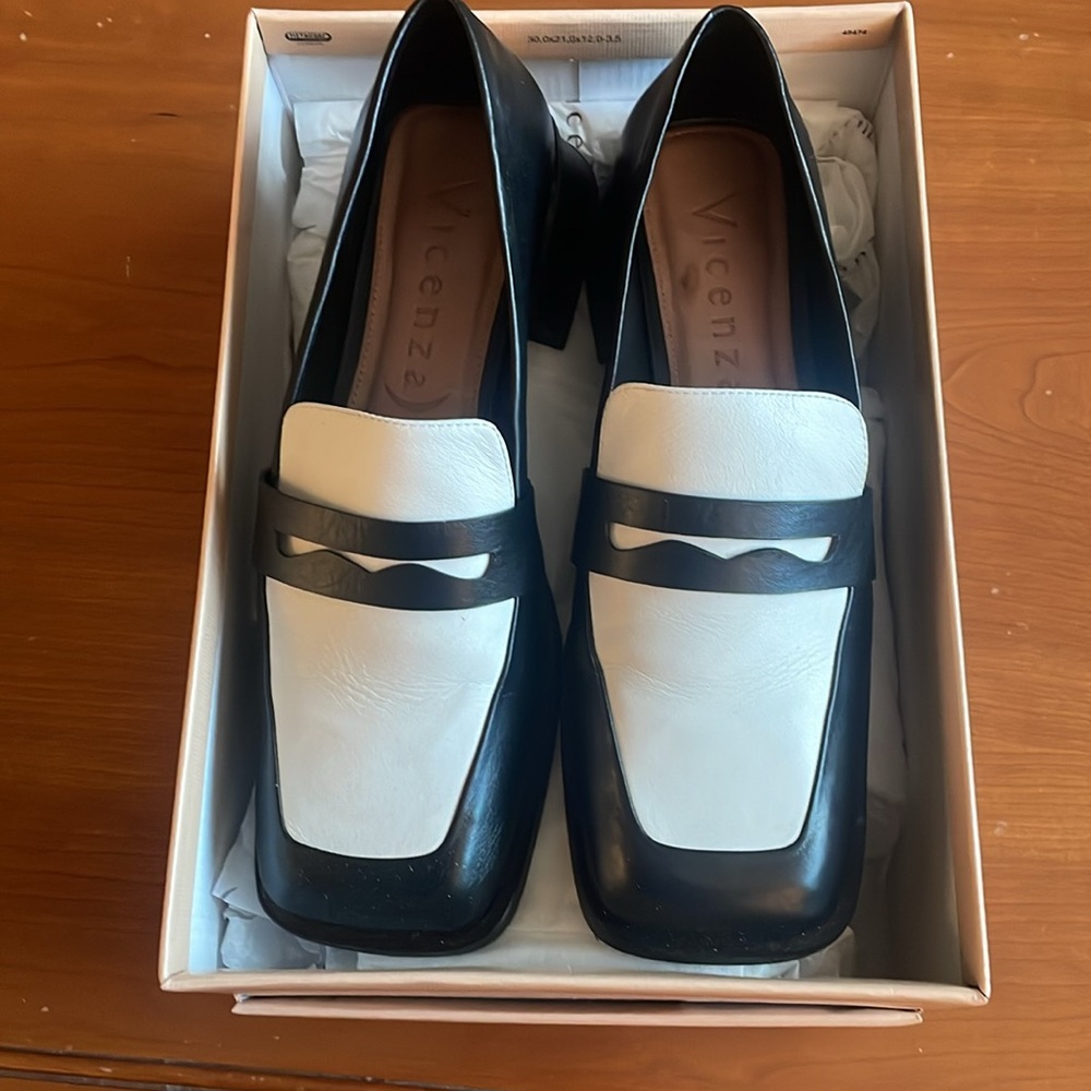 EUC- Anthropologie -Vicenza Square Toe Black and White Loafer size 39 - Picture 2 of 6
